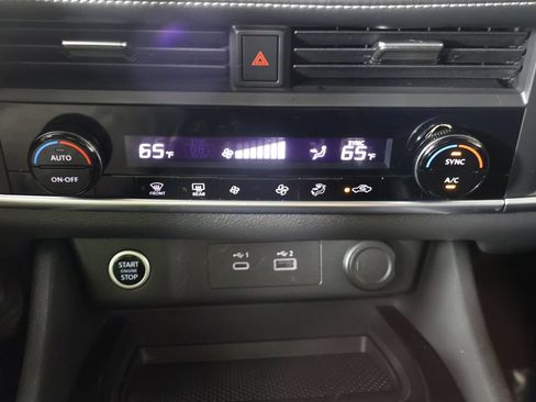 Used 2023 Nissan Rogue SV AWD/4WD image 41