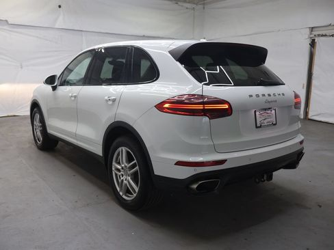 Used 2018 Porsche Cayenne w/ Premium Package AWD/4WD image 5