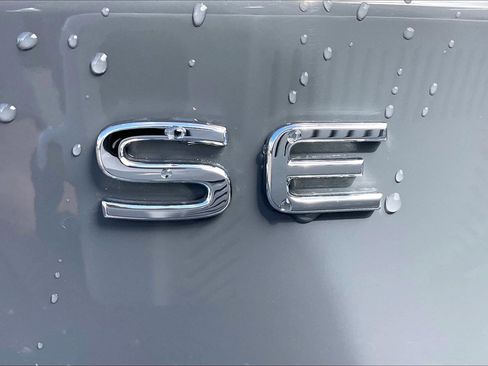 Certified 2024 Volkswagen Taos SE w/ Panoramic Sunroof Package image 31