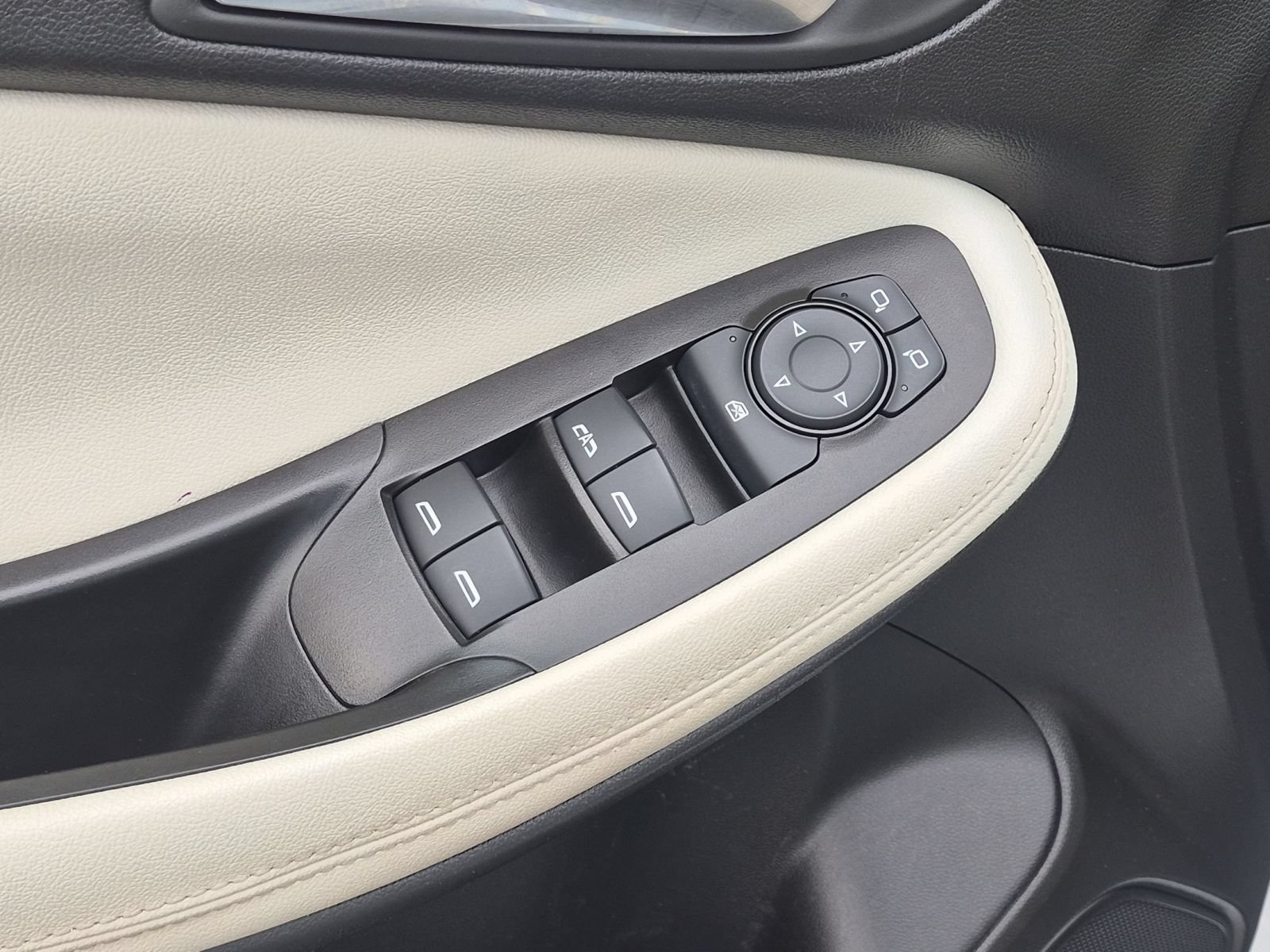 Used 2024 Buick Encore GX Preferred w/ Advanced Technology Package AWD/4WD image 13