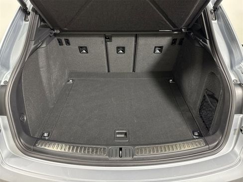 Certified 2025 Porsche Macan image 21