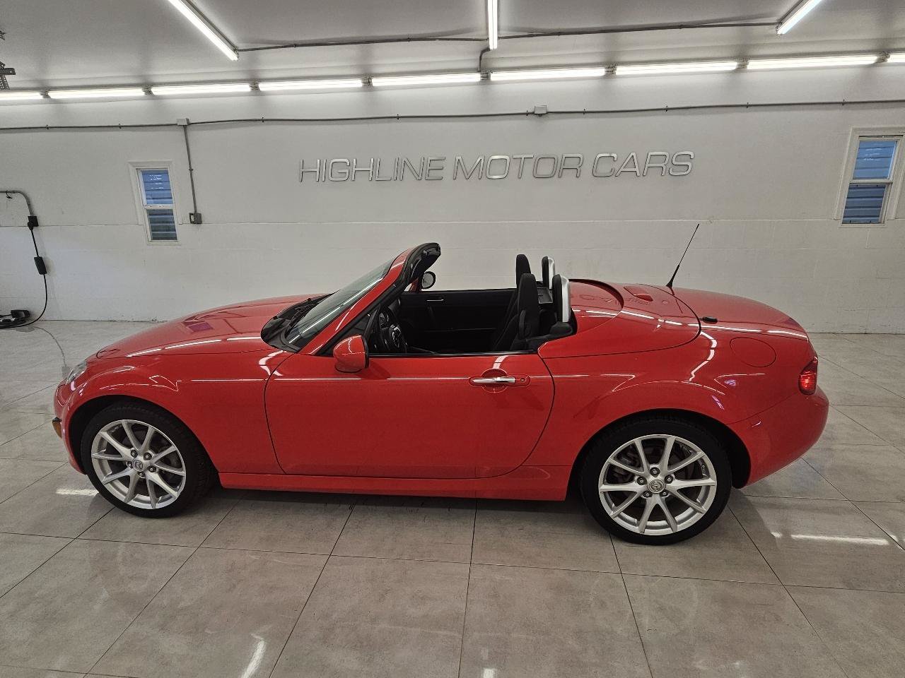 Used 2012 MAZDA MX-5 Miata Touring RWD image 7