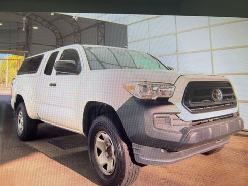 Used 2020 Toyota Tacoma SR RWD image 5