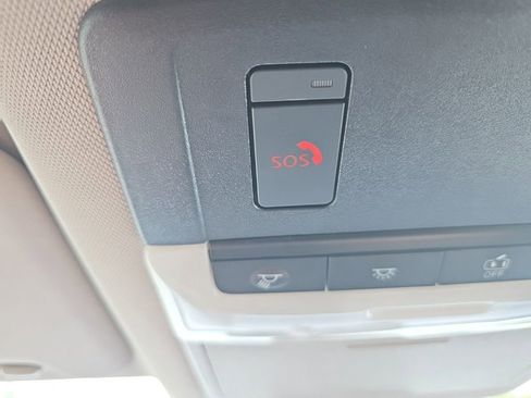 Used 2025 Nissan Rogue SV image 29