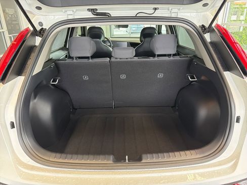 New 2026 Kia Niro LX FWD image 9