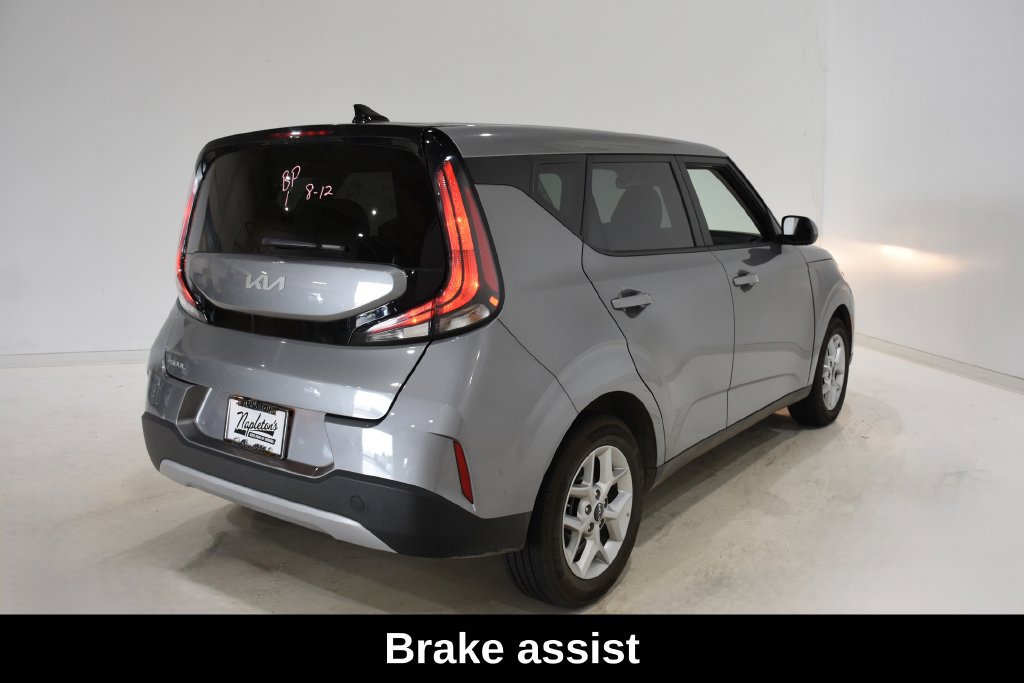 Used 2025 Kia Soul LX w/ LX Technology Package FWD image 4