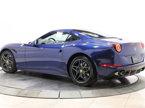 Used 2017 Ferrari California T image 68