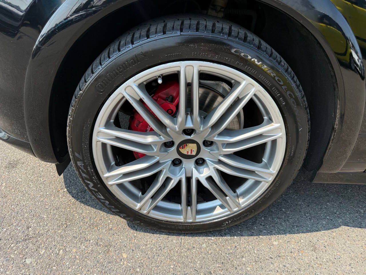 Used 2013 Porsche Cayenne GTS AWD/4WD image 10