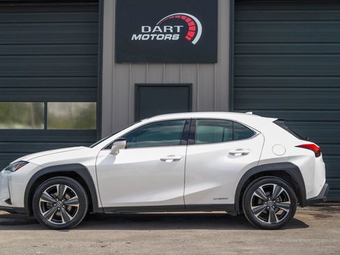 Used 2019 Lexus UX 250h w/ Premium Package image 4