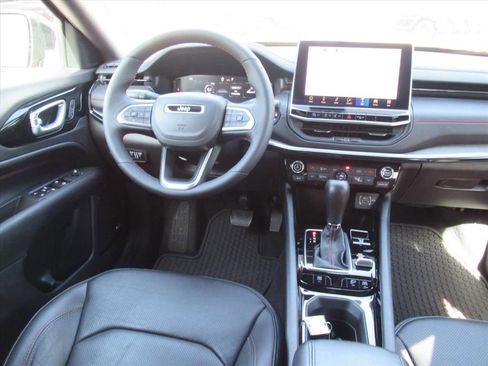 Certified 2025 Jeep Compass Trailhawk w/ Trailhawk Elite Group image 13