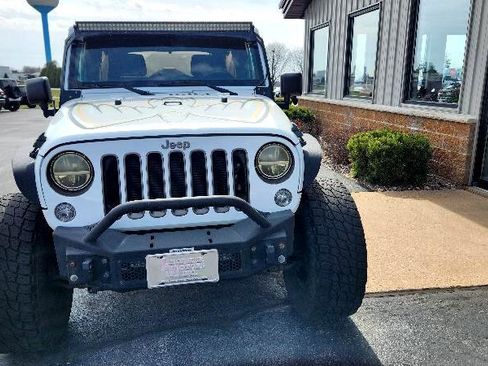 Used 2018 Jeep Wrangler Unlimited Sport image 3