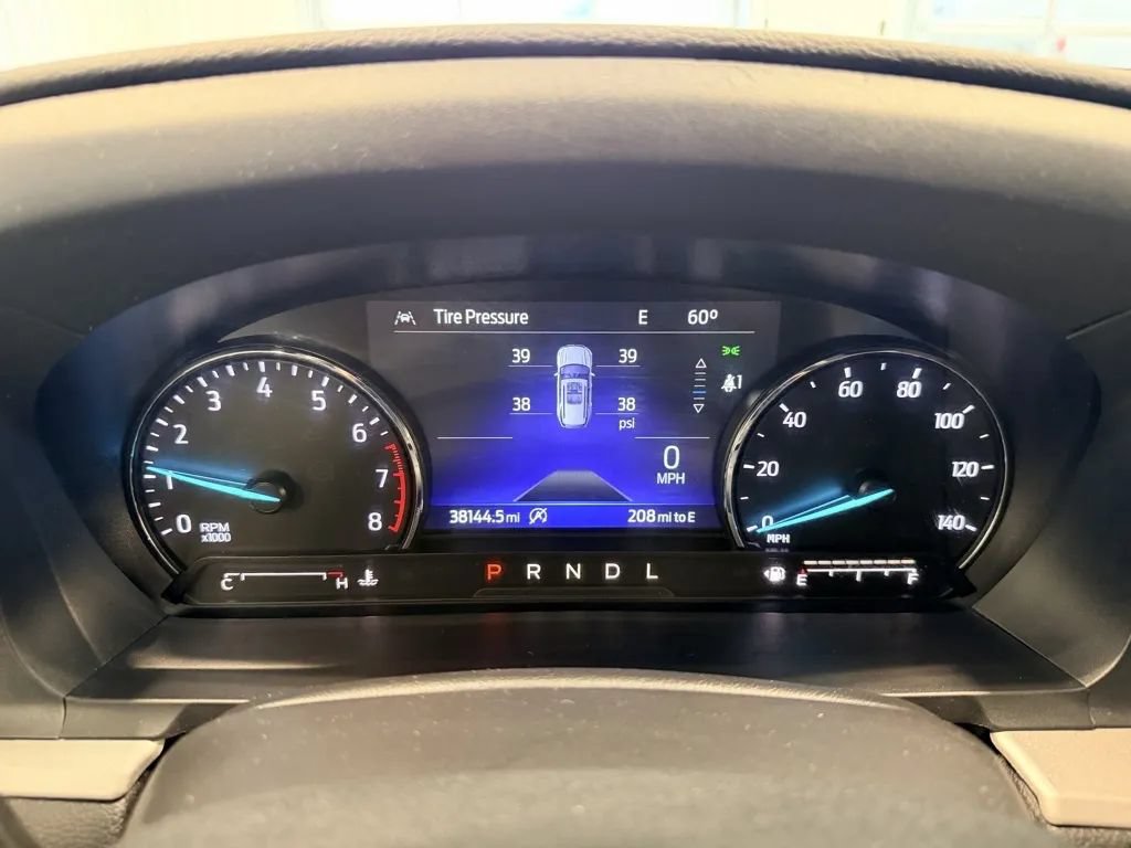 Used 2024 Ford Explorer XLT w/ Equipment Group 202A AWD/4WD image 13