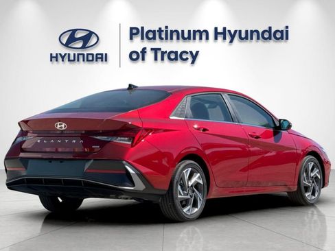 New 2026 Hyundai Elantra Limited FWD image 4