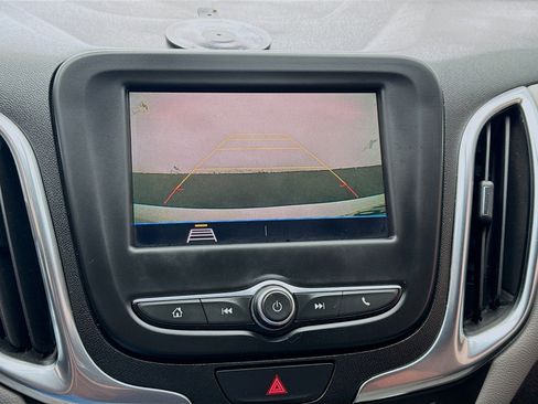 Used 2021 Chevrolet Equinox LS FWD image 10