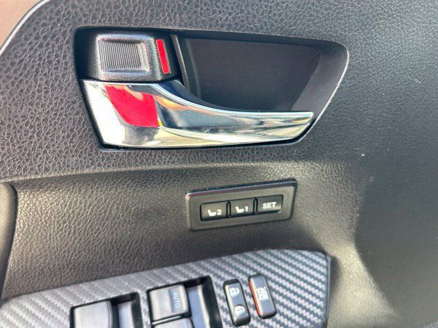Used 2014 Toyota RAV4 Limited AWD/4WD image 13
