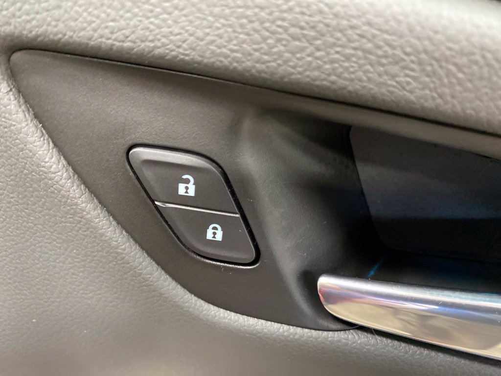 Used 2018 Buick Envision Essence AWD/4WD image 28