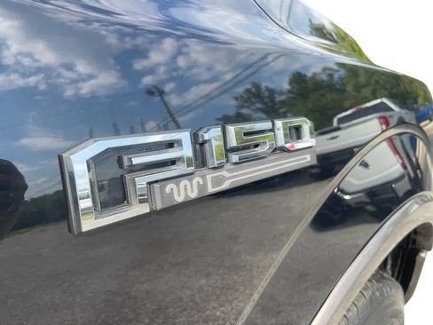 Used 2018 Ford F150 King Ranch w/ Equipment Group 601A Luxury AWD/4WD image 11