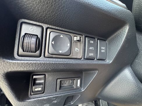 Used 2010 INFINITI M35 w/ Technology Pkg RWD image 15