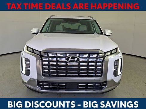Used 2024 Hyundai Palisade Calligraphy image 3