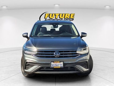 Used 2023 Volkswagen Tiguan SE FWD image 2