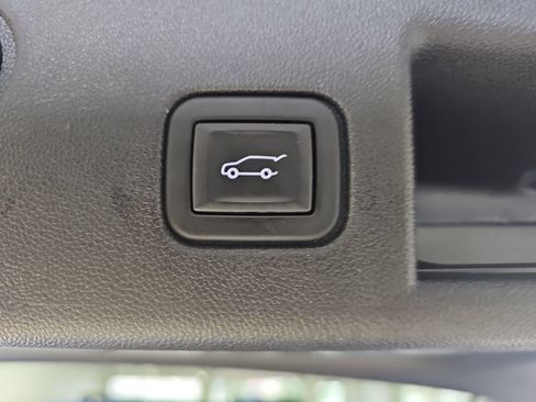 Certified 2024 Chevrolet Equinox LT w/ LPO, Floor Liner Package AWD/4WD image 17