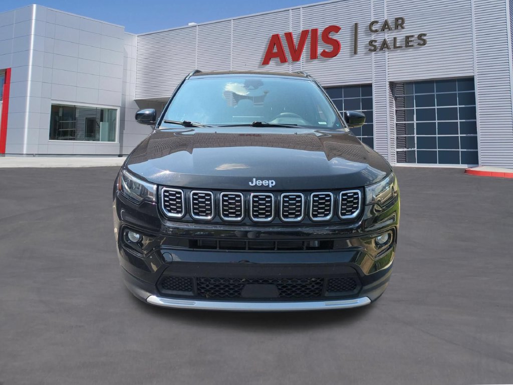 Used 2025 Jeep Compass Limited AWD/4WD image 2
