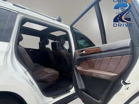 Used 2015 Mercedes-Benz GL 450 4MATIC image 12