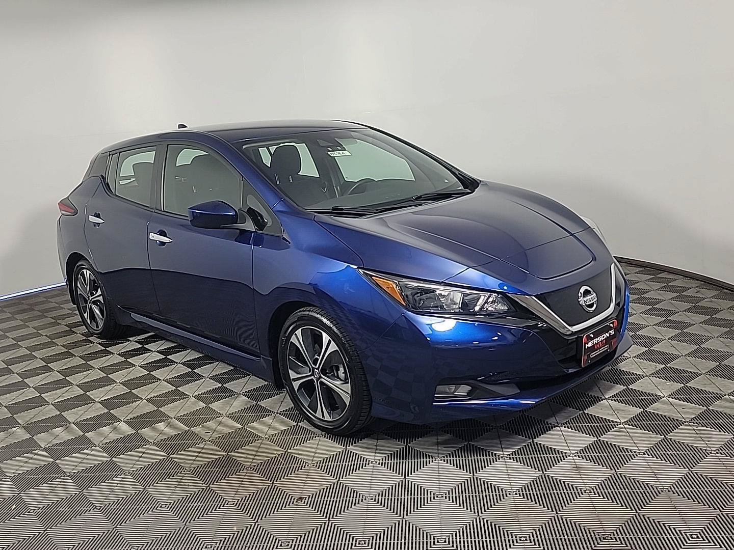 Used 2022 Nissan Leaf SV FWD image 1