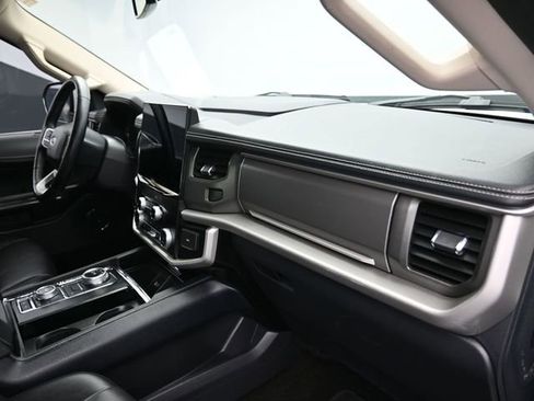 Used 2023 Ford Expedition XLT image 44