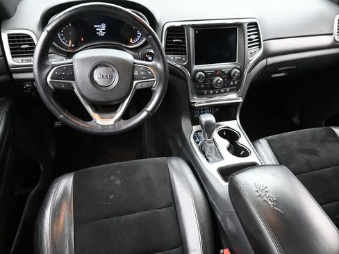 Used 2018 Jeep Grand Cherokee Altitude image 15