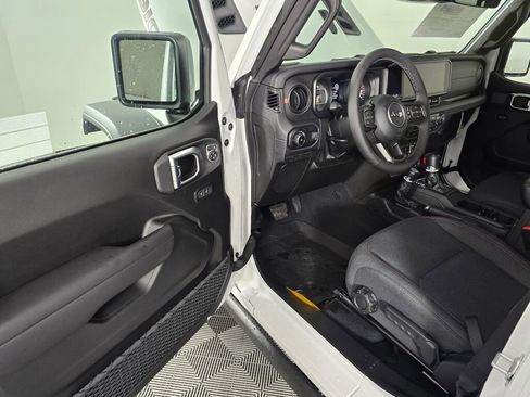 New 2026 Jeep Wrangler Unlimited Rubicon w/ Steel Bumper Group image 18