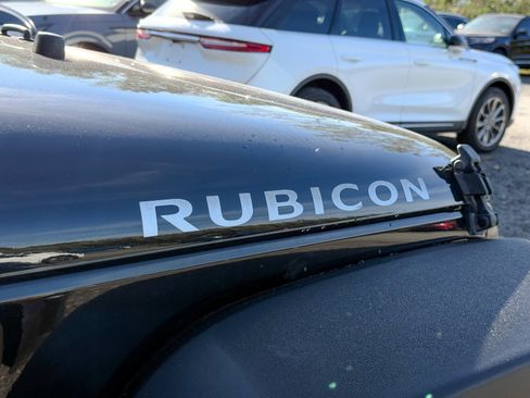 Used 2018 Jeep Wrangler Unlimited Rubicon w/ Connectivity Group image 7