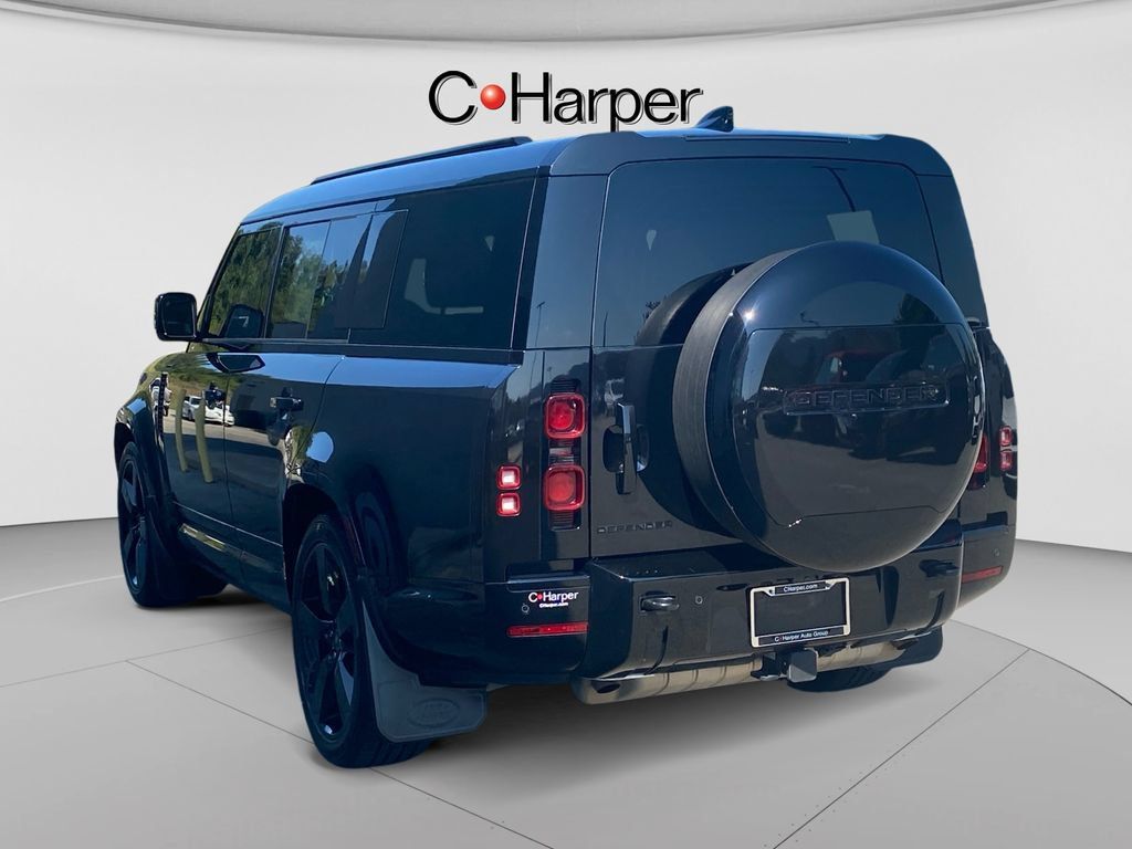 Used 2025 Land Rover Defender 130 X-Dynamic SE AWD/4WD image 5