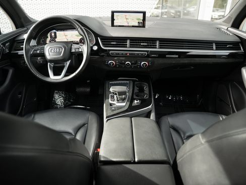 Used 2019 Audi Q7 3.0T Premium Plus w/ Premium Plus Package AWD/4WD image 8