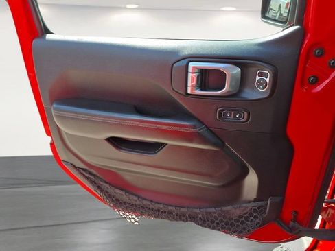 Used 2020 Jeep Gladiator Overland w/ Cold Weather Group AWD/4WD image 13