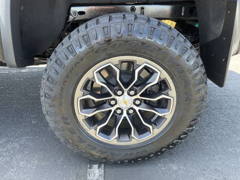 Used 2022 Chevrolet Colorado ZR2 AWD/4WD image 27