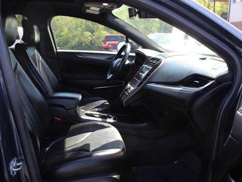 Used 2019 Lincoln MKC Reserve image 11