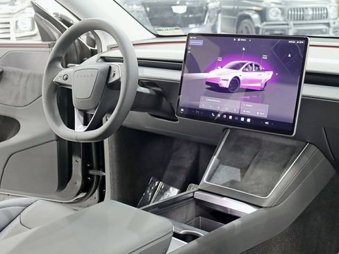 Used 2026 Tesla Model Y AWD image 31