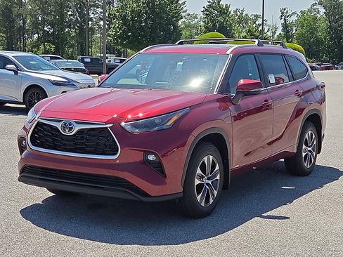 New 2026 Toyota Highlander XLE AWD/4WD image 2