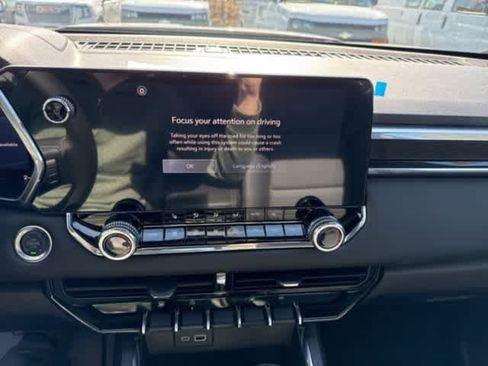 New 2025 GMC Canyon Elevation w/ Convenience Package image 20