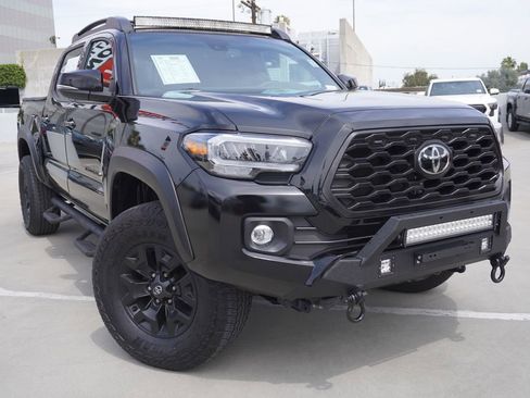 Used 2023 Toyota Tacoma TRD Off-Road image 2