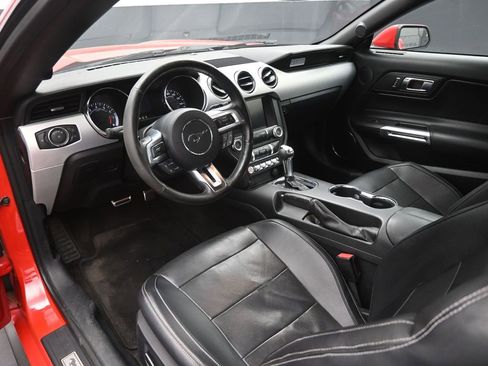 Used 2015 Ford Mustang Premium image 25