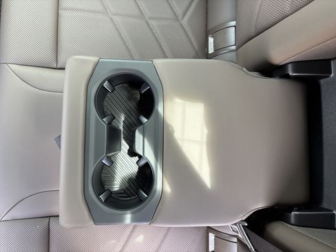 Used 2026 BMW 530i w/ Premium Package RWD image 39