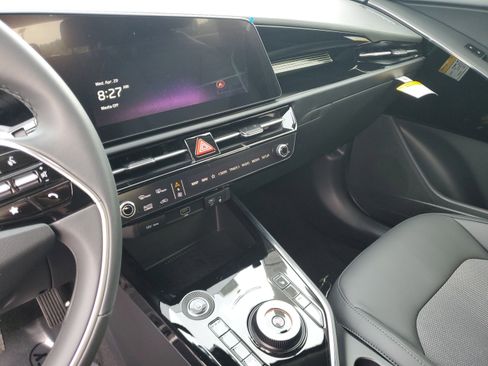 New 2026 Kia Niro Wind FWD image 24