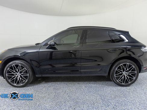 Used 2024 Porsche Macan AWD/4WD image 4