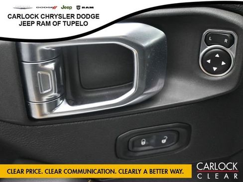 Used 2025 Jeep Wrangler Sahara image 10