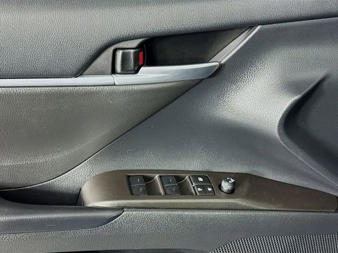 Used 2023 Toyota Camry SE image 18