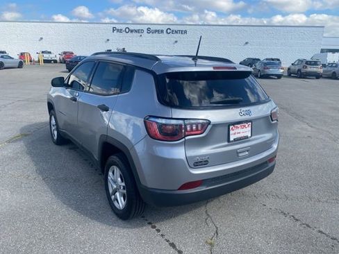 Used 2018 Jeep Compass Sport image 4