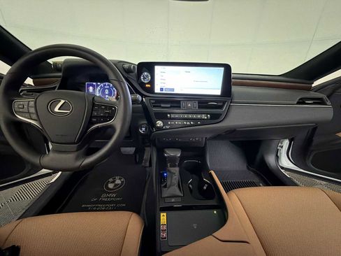 Used 2024 Lexus ES 350 w/ Premium Package FWD image 14