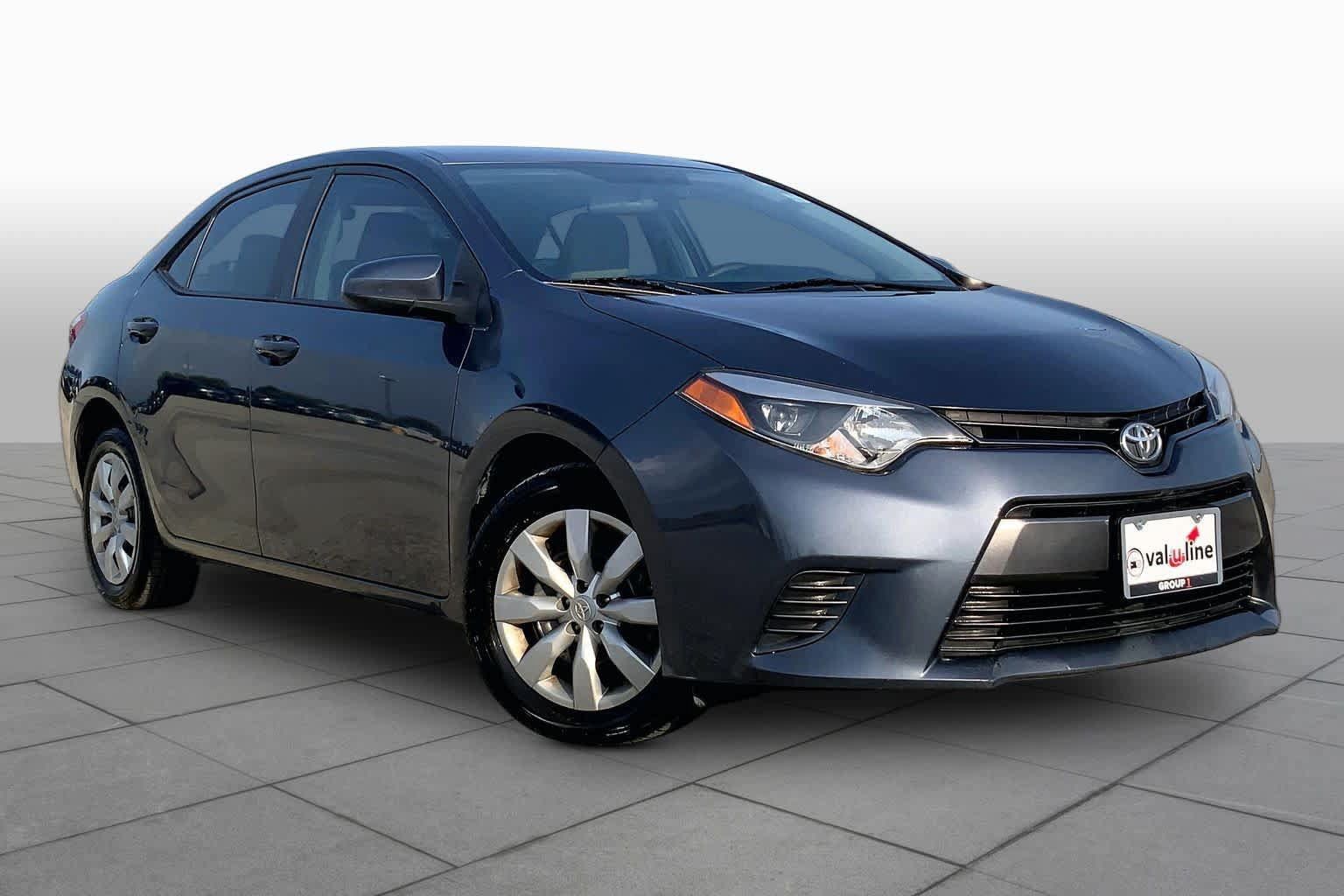 Used 2015 Toyota Corolla LE FWD image 3